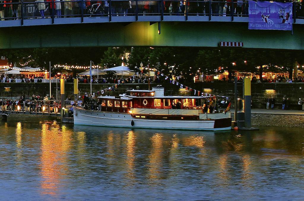 Hotelschiff Nedeva Bremen Dış mekan fotoğraf